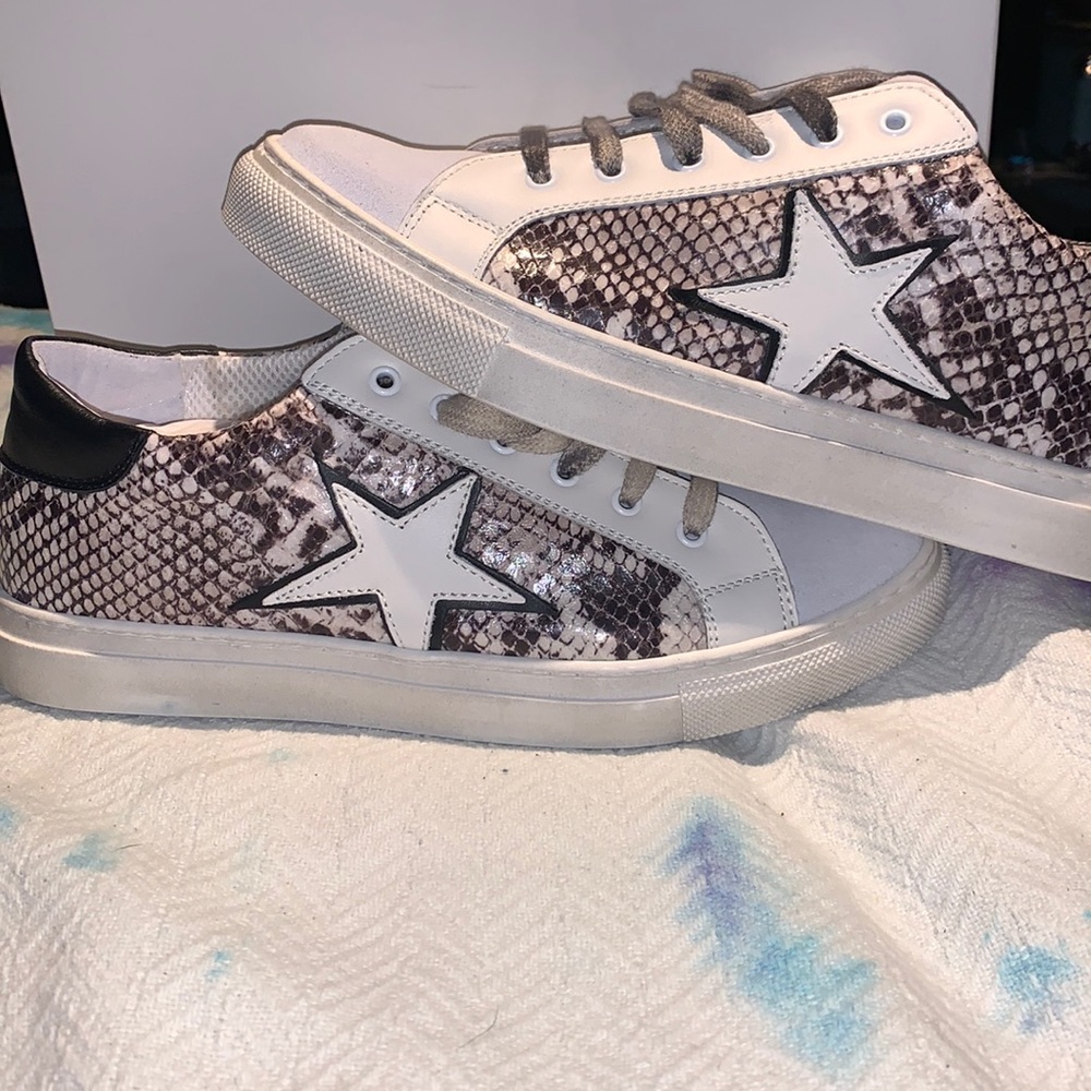 NWT Steve Madden Sneakers